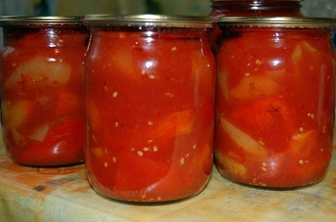 lecho tomaatista ja paprikasta