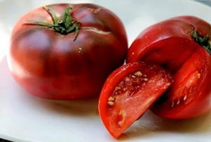 Características y descripción de la variedad de tomate Black Crimea.