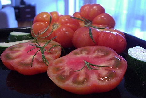 cà chua cắt lát