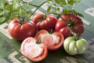Charakteristiky a opis odrody paradajok Marmande, jej výnos