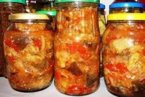 Ang pinakamahusay na mga recipe para sa pagluluto ng zucchini na may talong para sa taglamig