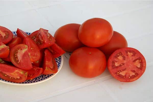 Tomaten weggeschnitten