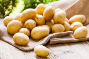 Els avantatges i els perjudicis de les patates per a la salut humana