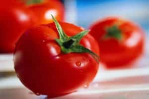 Description of the tomato variety Ksenia f1, its characteristics and cultivation