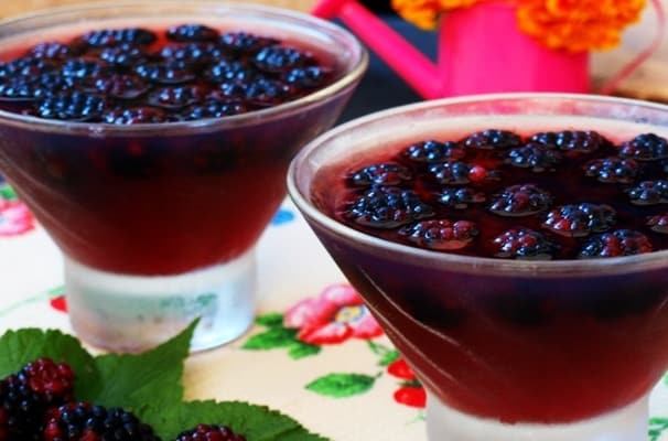 blackberry jelly in jars