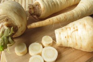 How to use parsley root for medicinal purposes, useful properties and contraindications