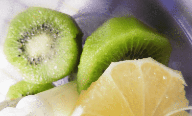  Kiwi mit Zitrone