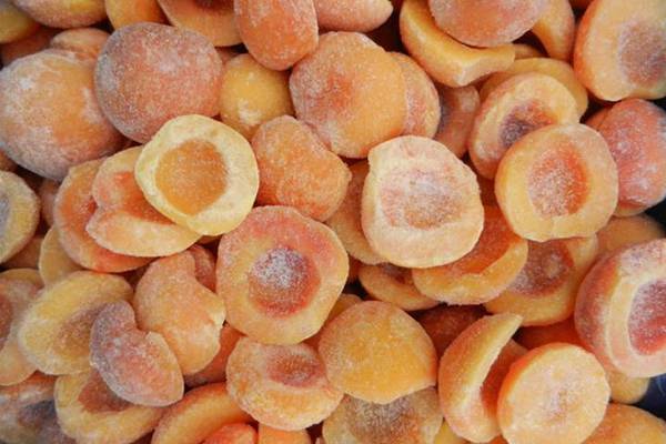 mga frozen na aprikot