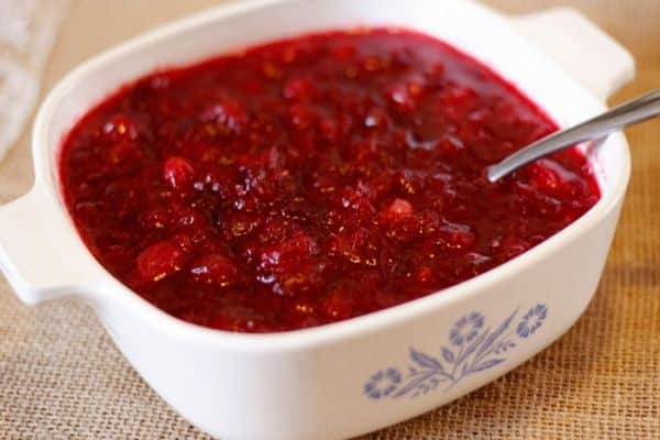 A simple recipe for making cranberry jam for the winter