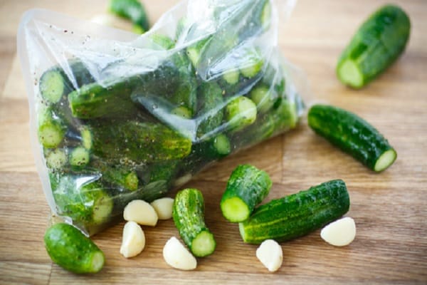 komkommers in een zak