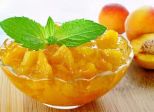 Kış için portakallı şeftali reçeli yapmak için basit tarifler