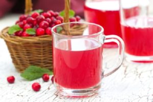 A simple recipe for making lingonberry juice for the winter