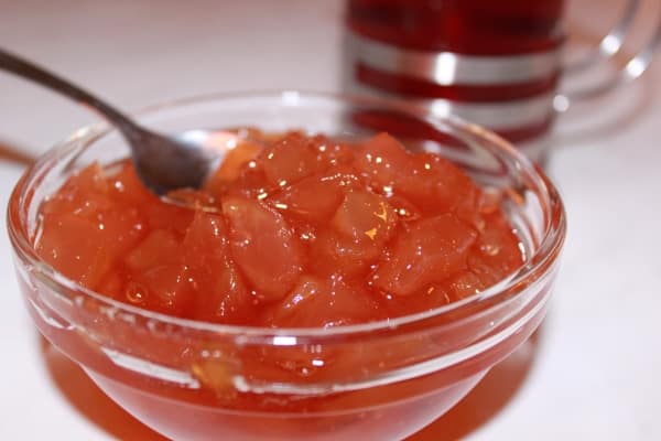 Ranetki-Marmelade in einer Schüssel