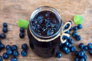 Paprastas mėlynių uogienės Pyatiminutka žiemos receptas
