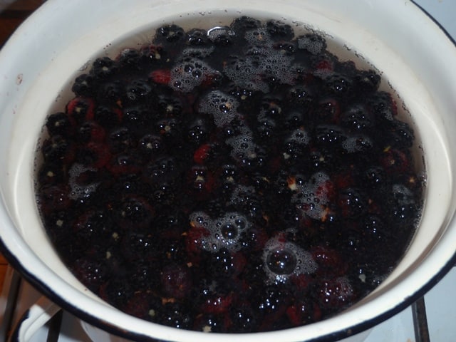 blackberry kompot na zimu