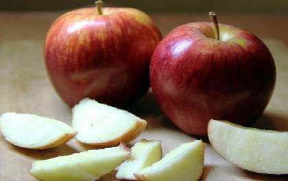 sliced ​​apples