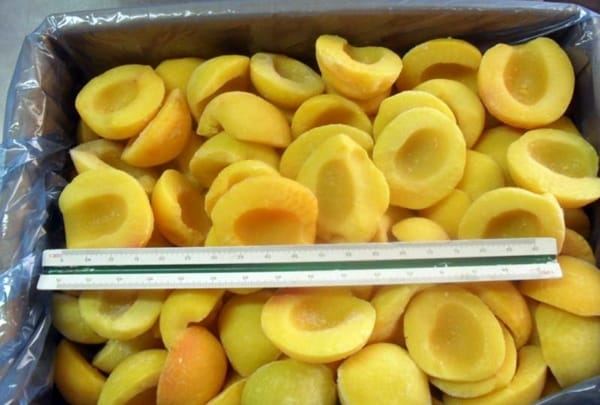 gefrorene Pfirsiche in Scheiben