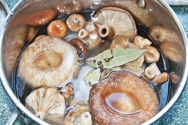 boiled mushrooms