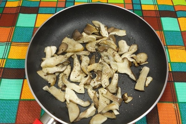 mushroom canned food