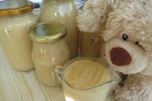 Stapsgewijze recepten voor het thuis maken van appelpuree met gecondenseerde melk voor de winter