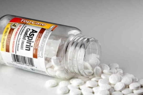 tabletki aspiryny w słoiku
