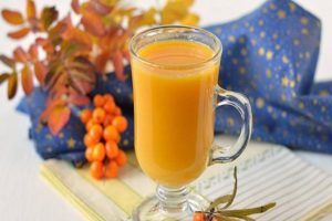 TOP 10 best recipes for sea buckthorn juice through a juicer at home for the winter, with and without boiling