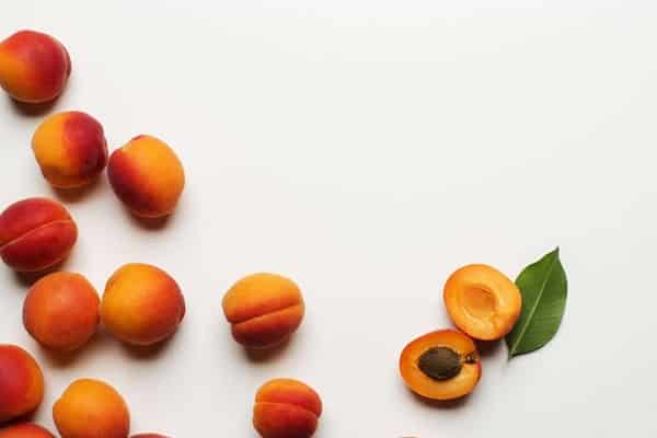 Kādas ir aprikožu labvēlīgās īpašības un kaitējums veselībai un kā tos pareizi lietot