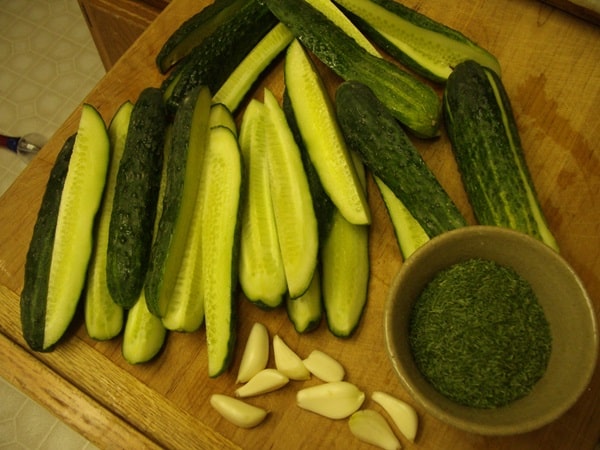 komkommers en knoflook