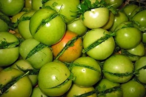 Najchutnejšie recepty gruzínskych paradajok pre zimný okamih