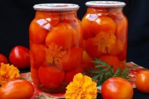 Faire mariner des tomates pour l'hiver avec des soucis et une recette étape par étape pour un pot d'un litre