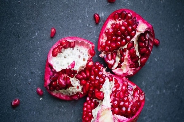 The benefits and harms of pomegranate for human health and methods of eating the fruit and seeds