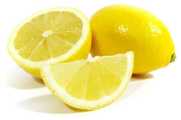 gupitin ang mga limon