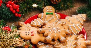 TOP 11 καλύτερες συνταγές για μπισκότα μελοψωμάτων της Πρωτοχρονιάς στο σπίτι με τα χέρια σας