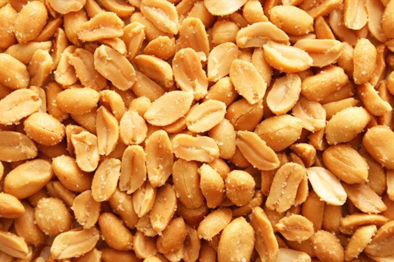 Description of varieties and types of peanuts, useful and harmful properties, planting and care