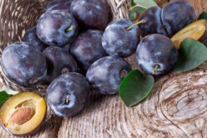 Per què les fruites de pruna tenen cucs i com es poden processar