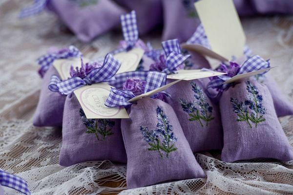 mga bag na lavender