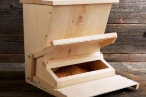 How to make an automatic chicken feeder step by step