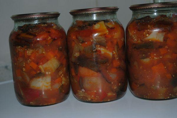 Aubergine i tomatsauce med koriander