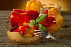 TOP 12 chutných receptov na solenie papriky na zimu