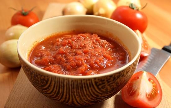adjika tomaat