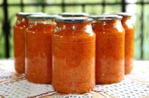 TOP 9 recepten voor het koken van pompoenkaviaar met tomaten voor de winter
