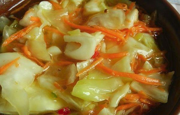 Pickled cabbage with ginger