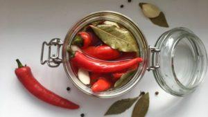 5 besten Rezepte für die Herstellung von eingelegtem Paprika auf Armenisch für den Winter