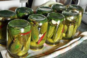 6 bästa recept för krispiga pickles utan vinäger