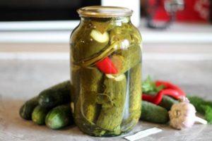 TOP 12 recepten voor zoete ingelegde komkommers voor de winter thuis