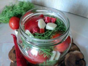 16 bästa recept för att göra inlagda varma tomater för vintern