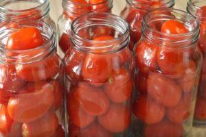 14 bedste opskrifter på madlavning af tomater til vinteren derhjemme