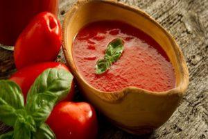 TOP 17 recetas de salsa de tomate en casa para el invierno