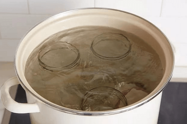 water in een pan