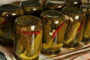 The best recipe for pickling cucumbers with bell peppers for the winter